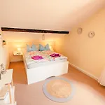 Urlaubsmagie - Maisonette-Wohnung Wanderfalke - Saisonaler Pool Holiday home *