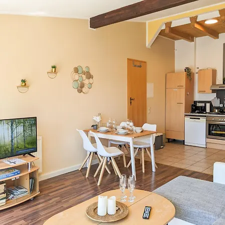 بيت للعطل Urlaubsmagie - Maisonette-wohnung Wanderfalke - Saisonaler Pool Lichtenhain (Sebnitz)